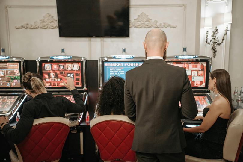 fortunica-casinos.com
